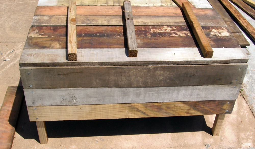 Assembling the bottom of the planter